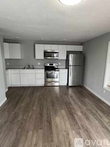 Main picture of 677 W Gravois Rd