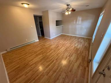 Main picture of 3000 Broadway St