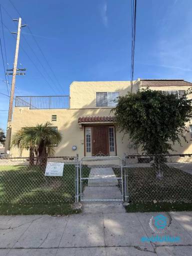 Main picture of 406 E Plaza Blvd