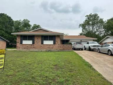 Main picture of 5201 Loch Lomond Dr