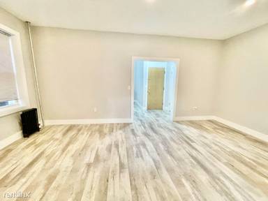 Main picture of 121 Roosevelt Ave
