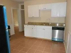 Main picture of 42 Colonial Ave