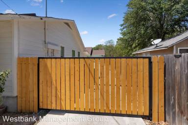 Main picture of 4410 Russell Dr