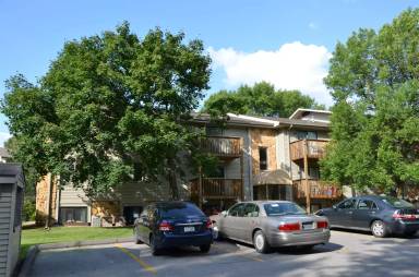 Main picture of 9523 University Ave