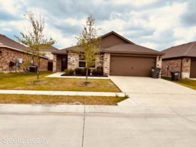 Main picture of 903 Meadow Wood Ln
