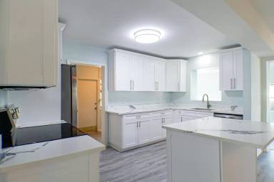 Main picture of 4380 Deleon St