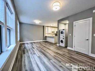 Main picture of 3933 N Janssen Ave