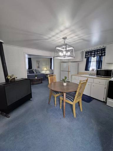 Main picture of 7226 Lakeview Dr