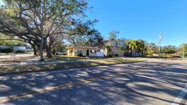 Main picture of 6523 Bayshore Blvd