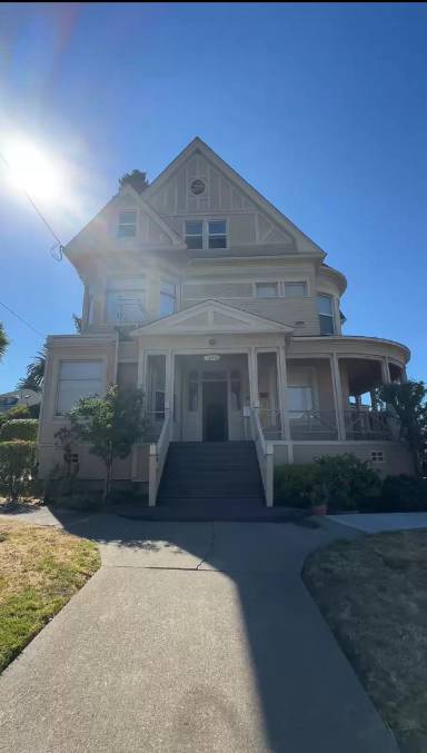 Main picture of 1746 10th Ave - 10