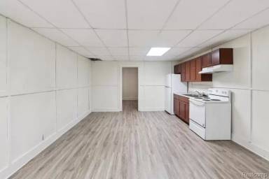 Main picture of 912 N State Rd