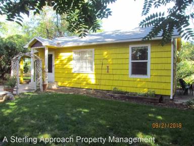Main picture of 930 W Sylvan St