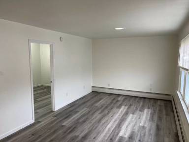 Main picture of 400 W 1st St