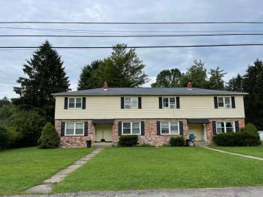 Main picture of 10647 Perry Hwy