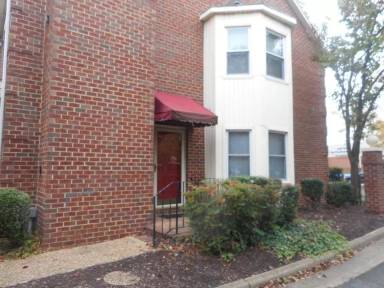 Main picture of 2 Academy Ln