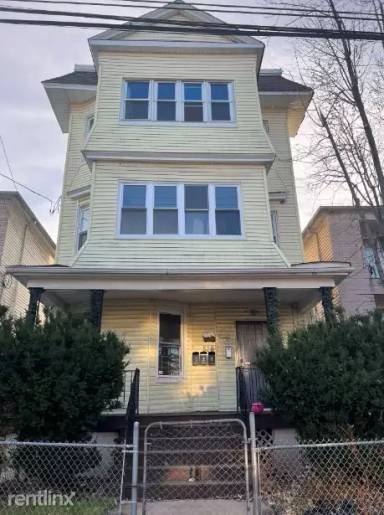 Main picture of 576 Hawthorne Ave