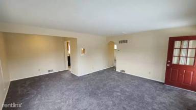 Main picture of 407 Wright Way