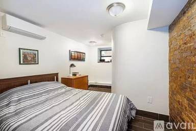 Main picture of 167 Mott St