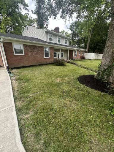 Main picture of 4233 E 38th St