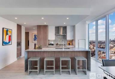 Main picture of 225 W Division St