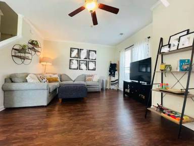 Main picture of 203 Ventura Pl