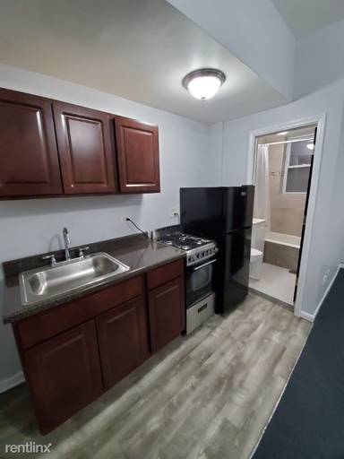 Main picture of 5710 N Winthrop Ave