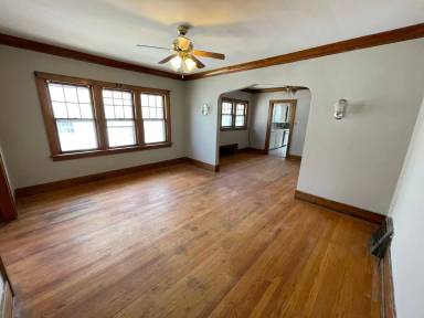 Main picture of 4275 Wirt St