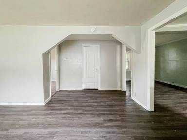 Main picture of 2118 S Penn St