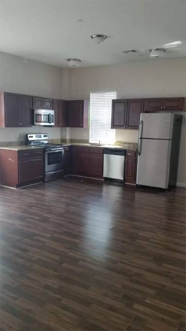 Main picture of 25 W Main St