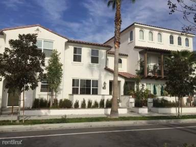 Main picture of 859 E Promenade