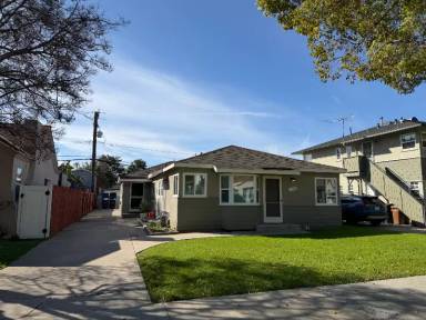 Main picture of 128 1/2 W Rosslynn Ave