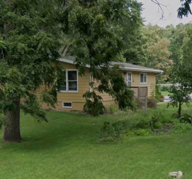 Main picture of 808 N Riverside Dr