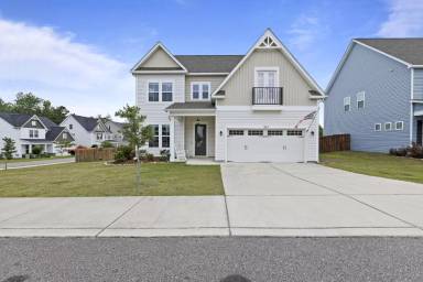 Main picture of 907 W Arboria Dr