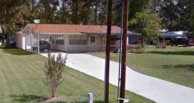 Main picture of 384 Lakeview Dr