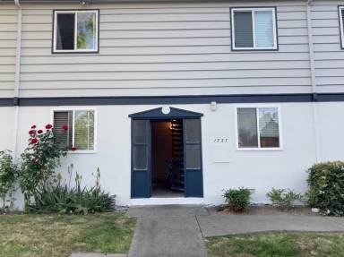Main picture of 1737 Ross Cir