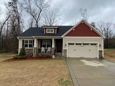 Main picture of 205 Fairfax Dr