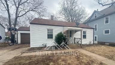 Main picture of 728 SW Lindenwood Ave