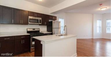 Main picture of 4050 N Milwaukee Ave Apartments
