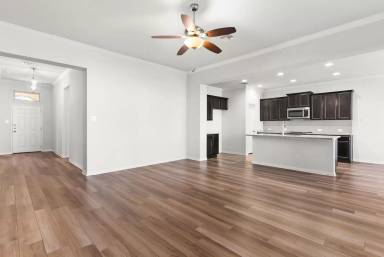 Main picture of 10202 Eaglefire Dr