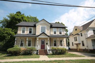 Main picture of 828 W Walnut St