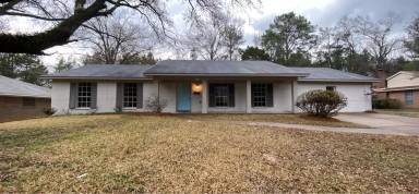 Main picture of 1222 Woodfield Dr