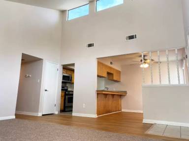 Main picture of 500 White Ln