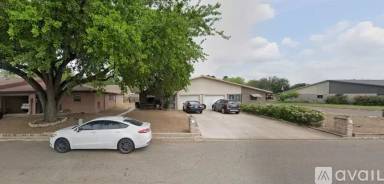 Main picture of 1700 W Gastel Cir