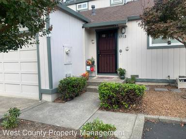 Main picture of 1713 Russell Ave