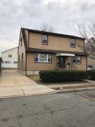 Main picture of 64 Hartmann Ave