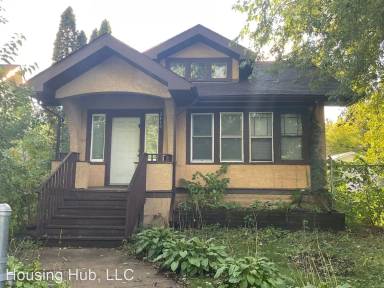 Main picture of 2430 Logan Ave N
