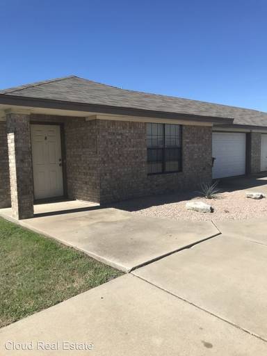 Main picture of 916 McDaniel Cir