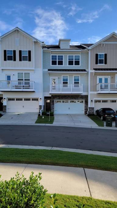 Main picture of 2223 Chattering Lory Ln