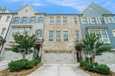 Main picture of 2433 Skyland Way NE