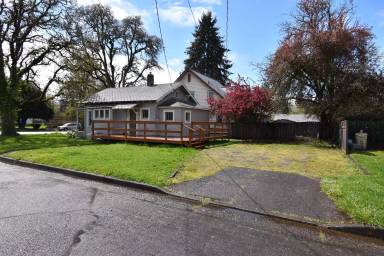 Main picture of 1503 Queen Ave SW
